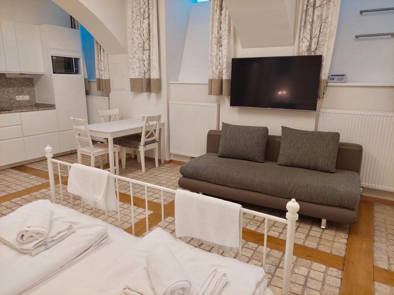 Modern Studios Near City Center ウィーン エクステリア 写真