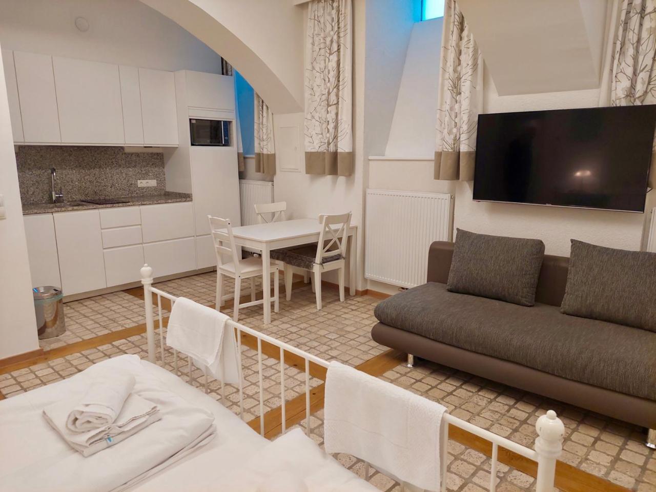 Modern Studios Near City Center ウィーン エクステリア 写真